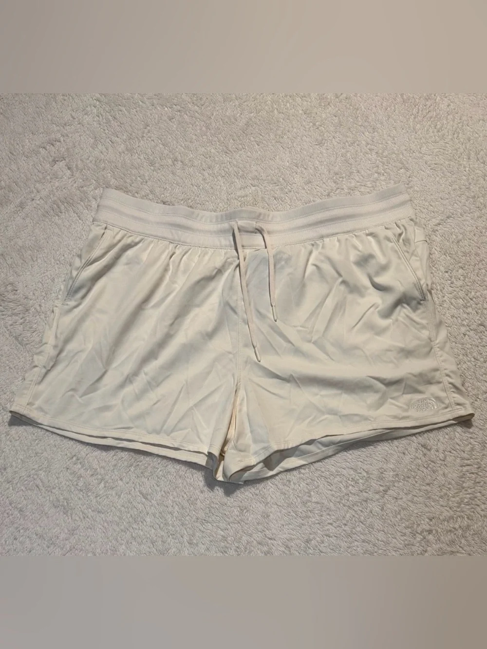 The North Face Women’s Aphrodite Shorts Size 2X White Dune New